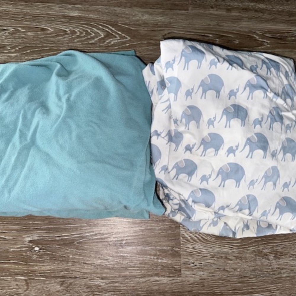 Baby crib sheets Magnolia Organics brand 100% organic cotton Excellent condition